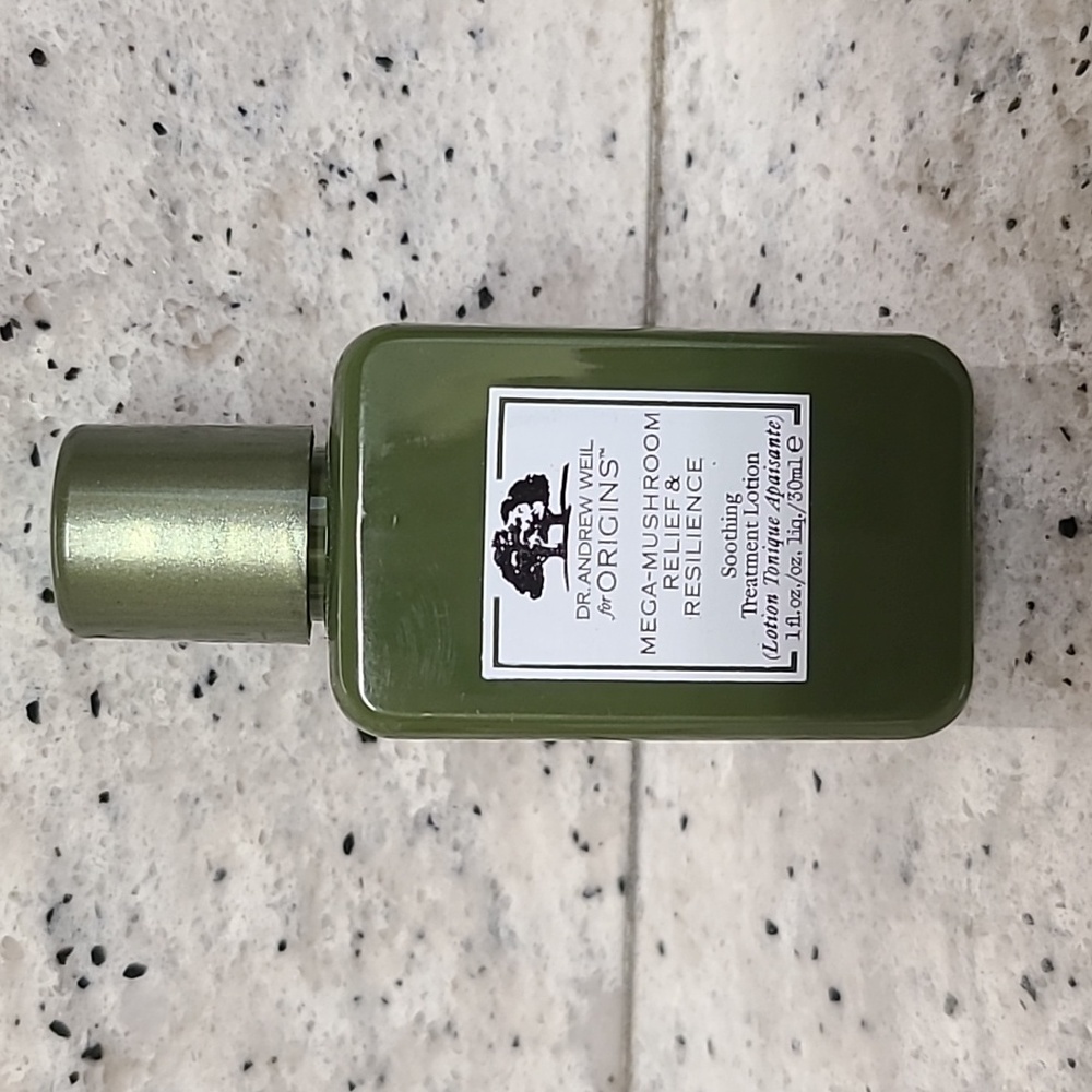 NWOT Mega Mushroom Relief & Resilience